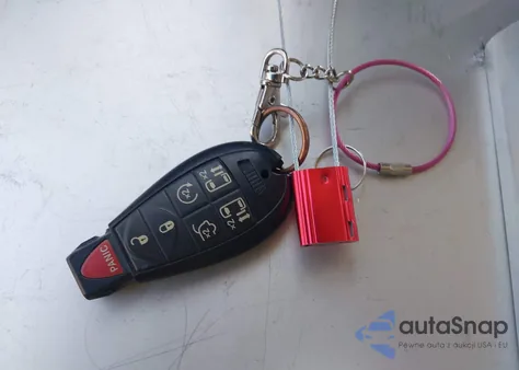 2008 Chrysler Town & Country Limited z USA, uszkodzony, nr VIN 2A8HR64X88R115717